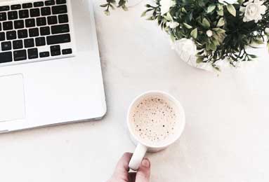 开云网址-LPL高光时刻：Xiaoxu铁男两拉AD奠定团战胜局