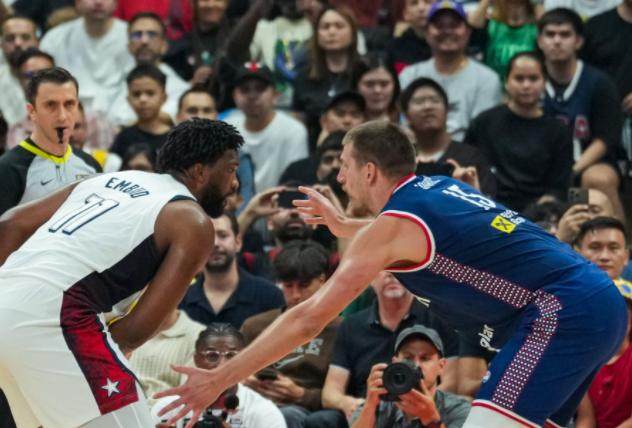 开云体育平台-美国男篮首发之争！恩比德引争议，浓眉比他更配？